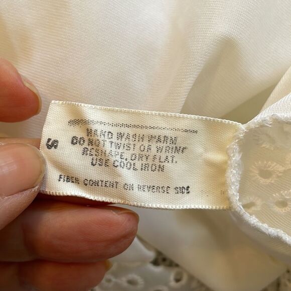 Vtg Cheoette (Eye-Ful Lingerie) white long nylon short sleeve robe/nightgown set - Picture 11 of 15